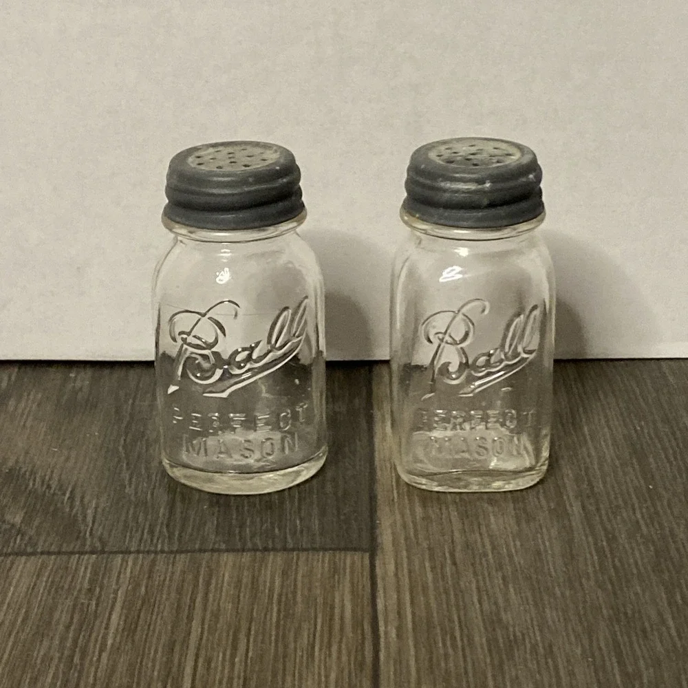 Vintage Midcentury Ball Perfect Mason Jar Salt & Pepper Shakers Zinc Lids 2 3/4